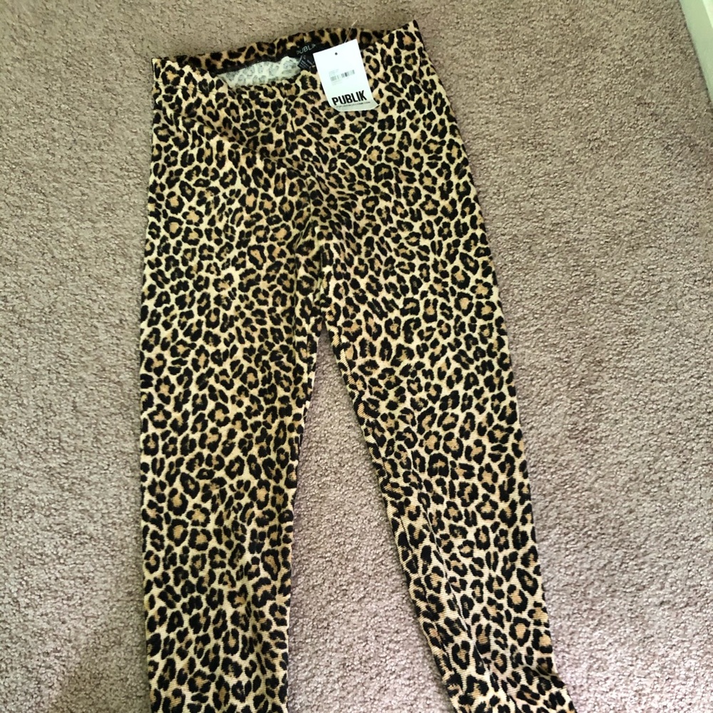Soft velvety leggings Cheetah NWT